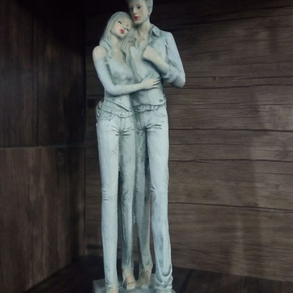 مجسمه و دکوری زن و مرد ایستاده